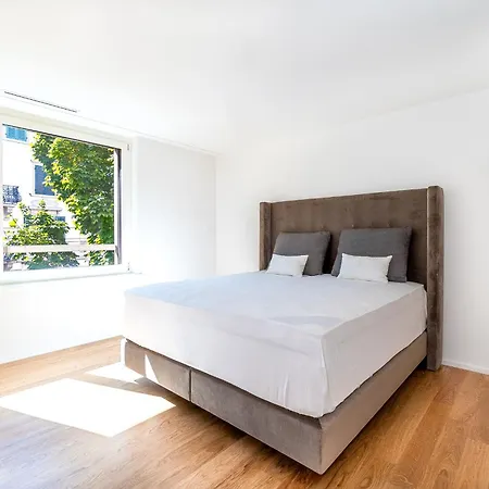 Lejlighed Wollishofen Station, 2 Bedroom, Kitchen & Parking Zürich
