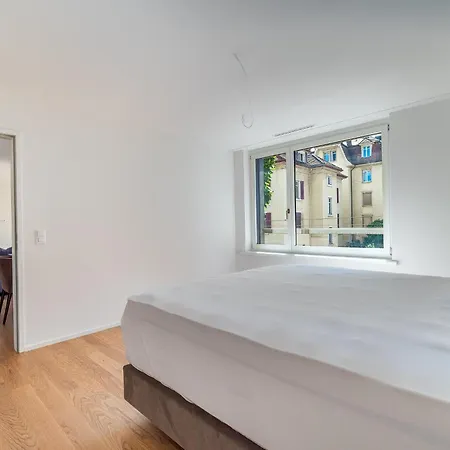 Appartement Wollishofen Station, 2 Bedroom, Kitchen & Parking