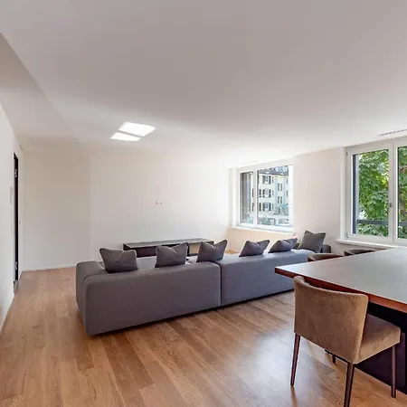 Wollishofen Station, 2 Bedroom, Kitchen & Parking Appartement